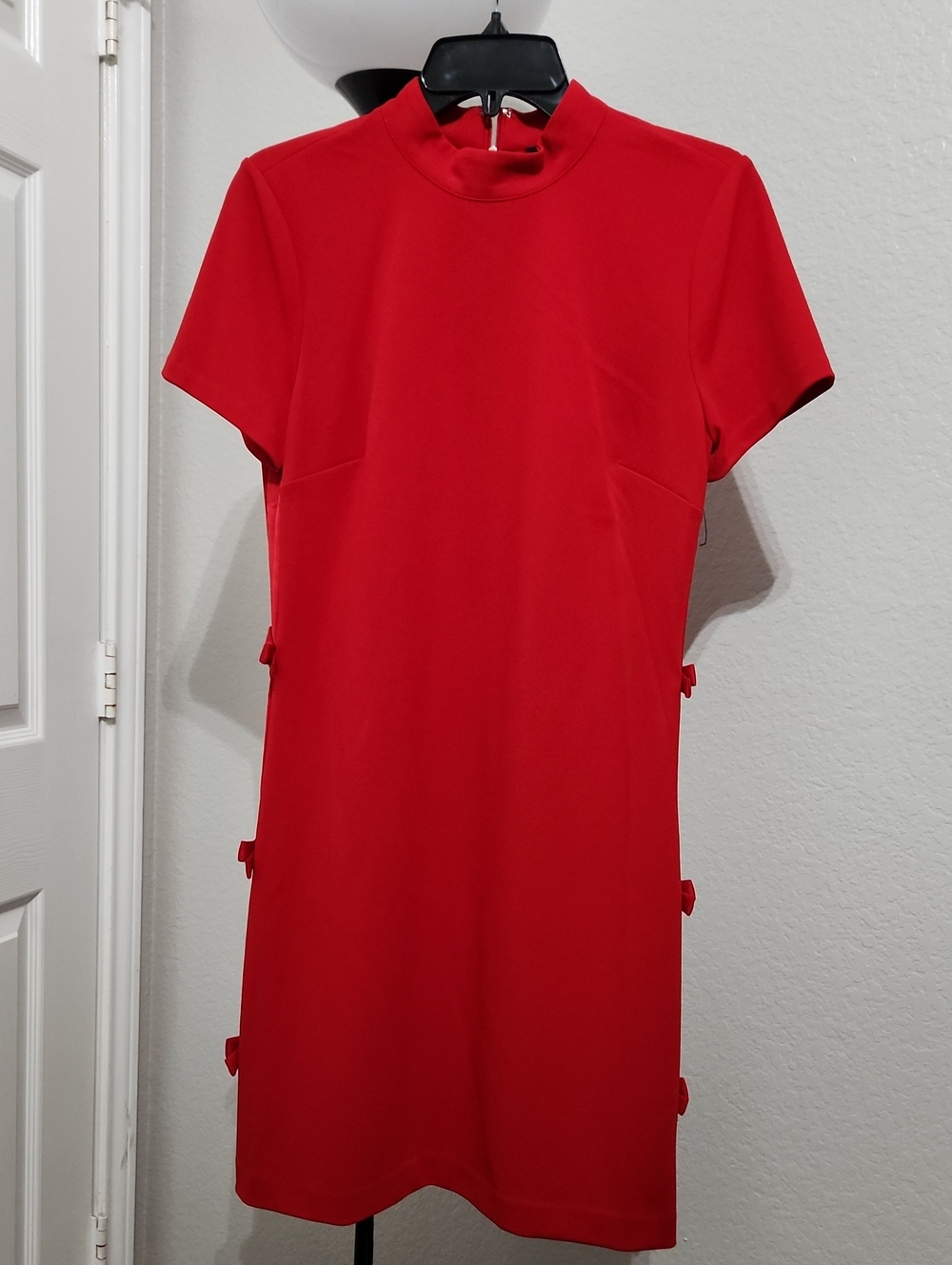 Karl Lagerfeld Paris Women's Mock Neck Bow Trimmed Red Shift Dress - Size 8 NWOT - Picture 2 of 8